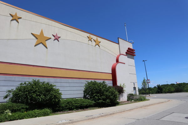 AMC Star Great Lakes Crossing 25 - June 16 2022 Photo